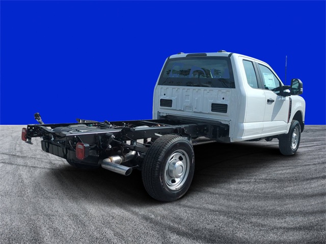 2025 Ford F-350 XL photo 3