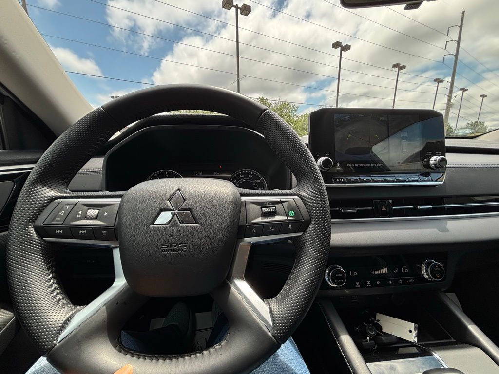 2024 Mitsubishi Outlander SE photo 20