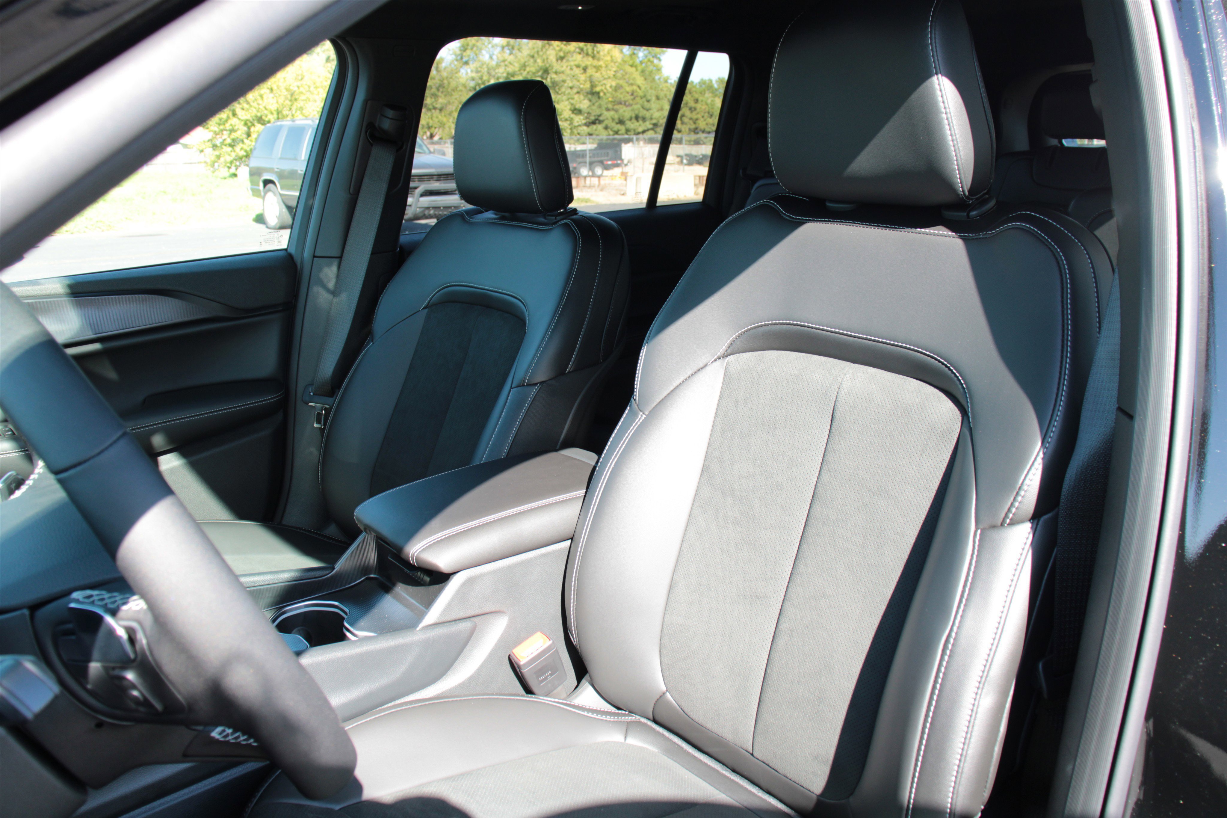 2025 Jeep Grand Cherokee Altitude photo 4