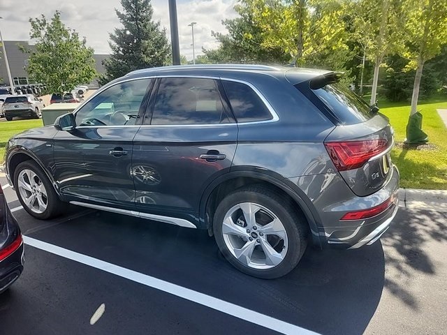2023 Audi Q5 45 S line Premium Plus photo 3