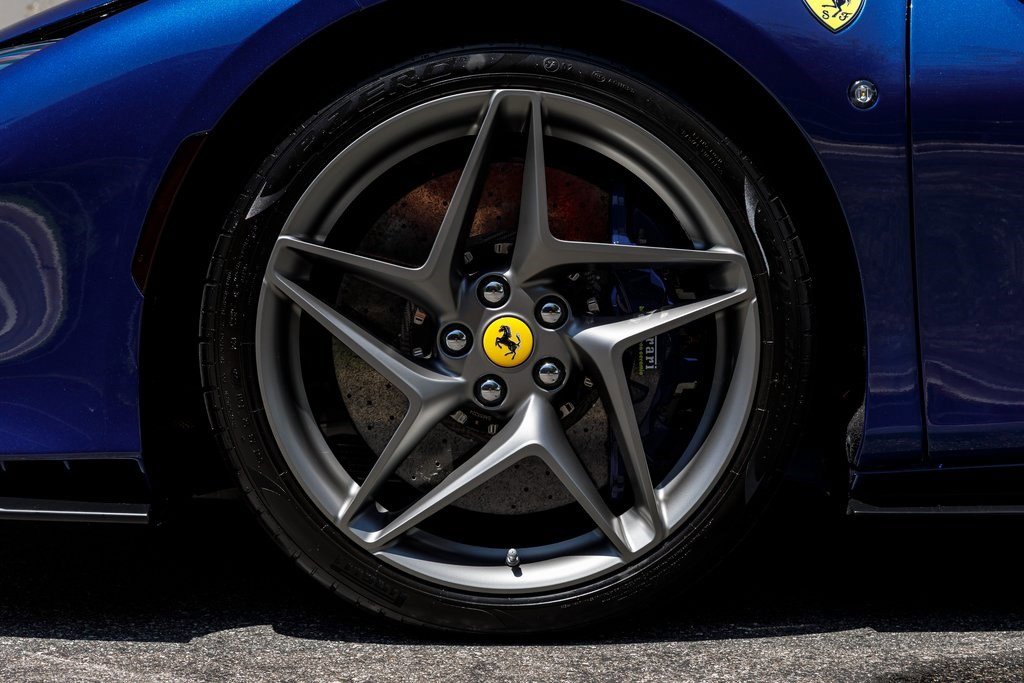 2022 Ferrari F8 Spider photo 17