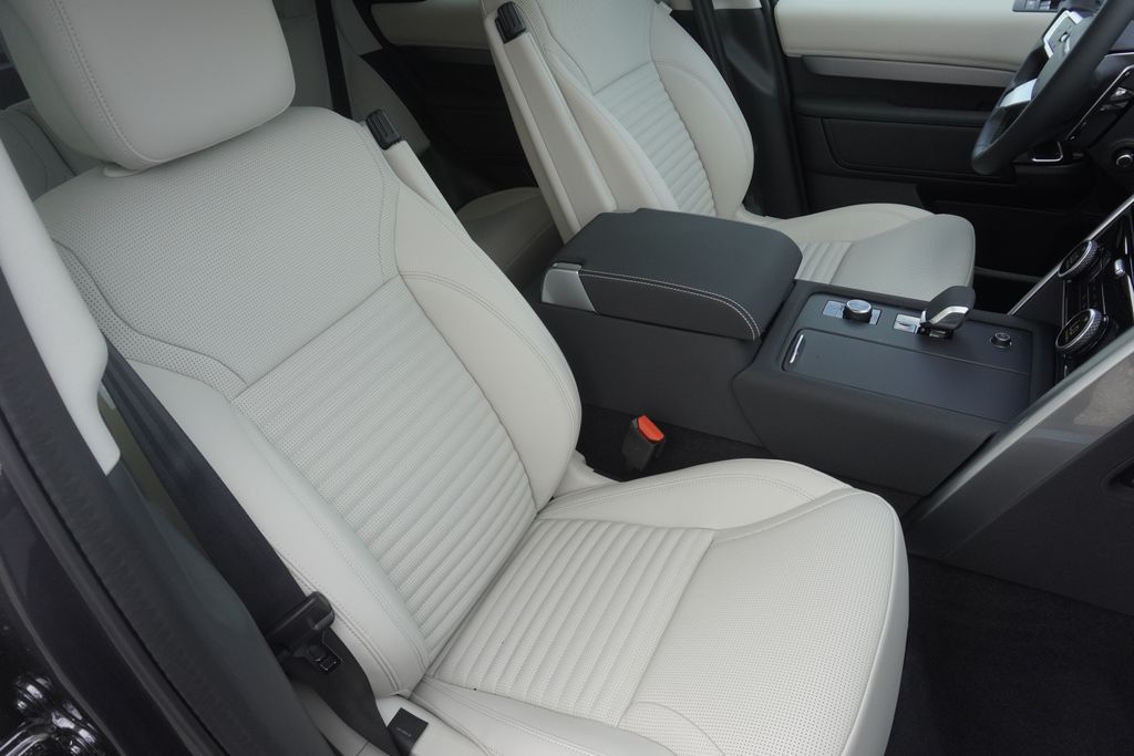 2025 Land Rover Discovery SE photo 22