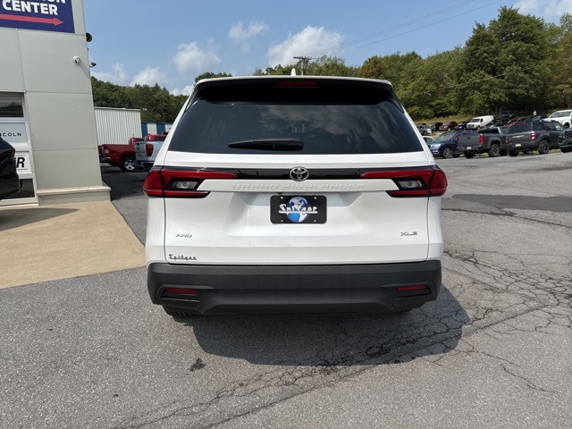 2024 Toyota Grand Highlander XLE photo 3