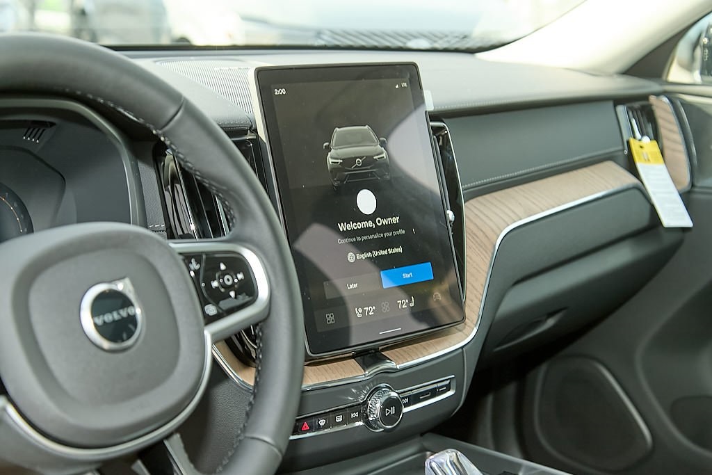 2026 VOLVO XC60 - Image 12