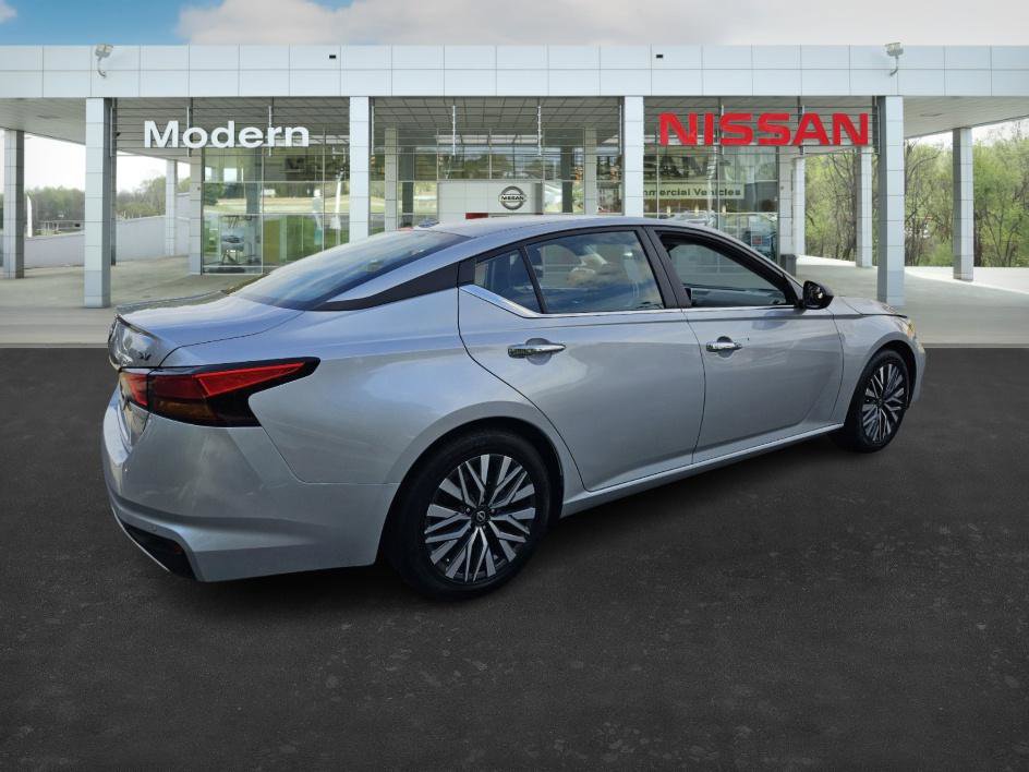 2024 Nissan Altima 2.5 SV photo 4