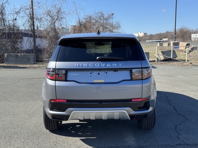 2025 Land Rover Discovery Sport S photo 4