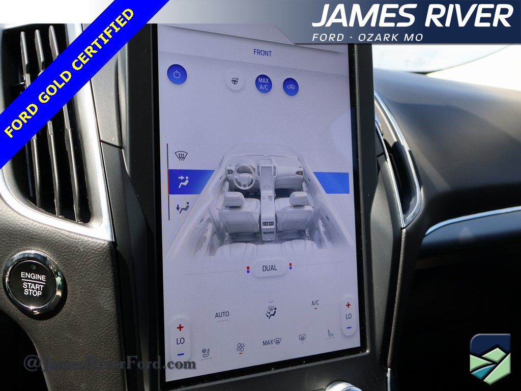 2024 Ford Edge Titanium photo 30