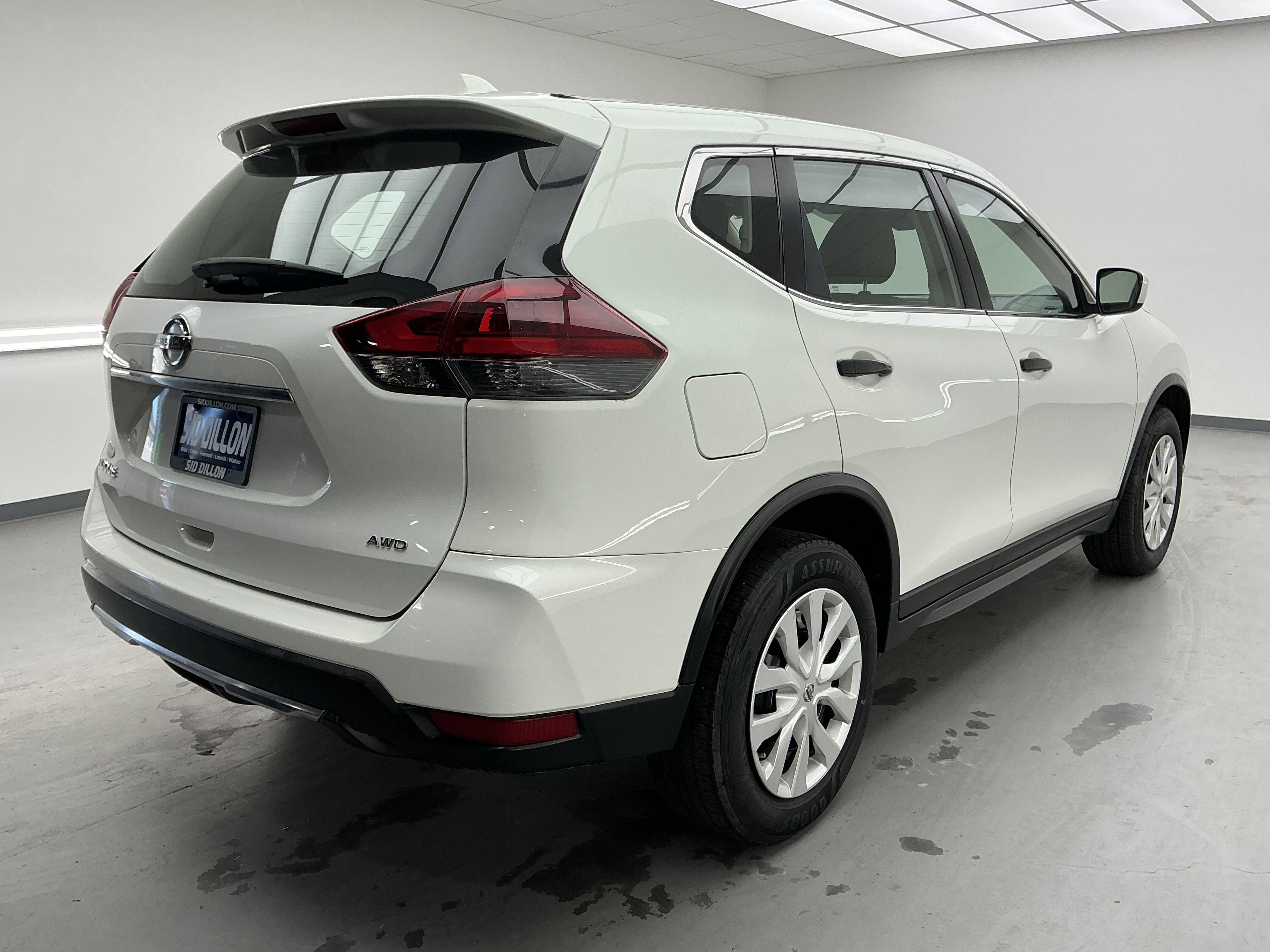 2020 Nissan Rogue S photo 2
