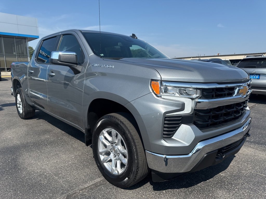2024 Chevrolet Silverado 1500 LT photo 9