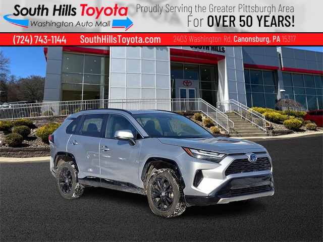 2022 Toyota RAV4 SE's photo