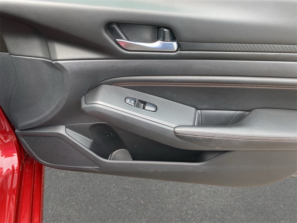2021 Nissan Altima 2.5 SR photo 24