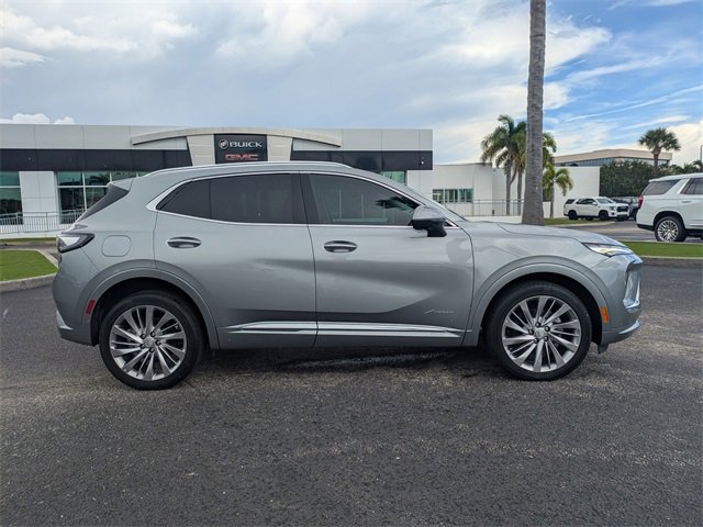 2025 Buick Envision Avenir photo 3