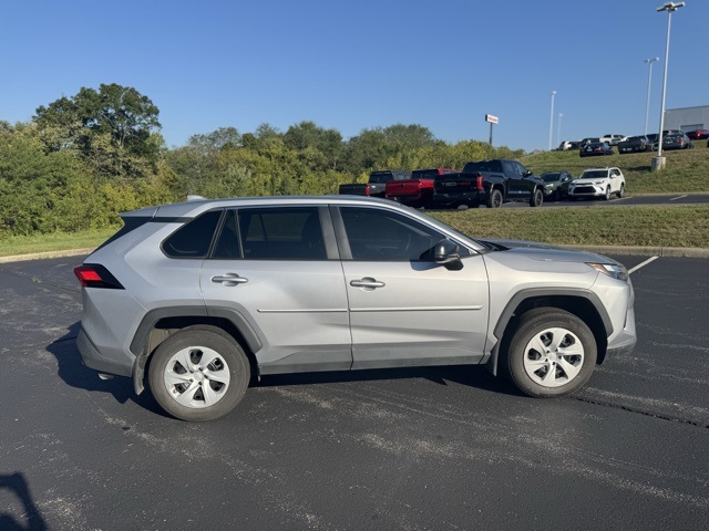 2024 Toyota RAV4 LE photo 2