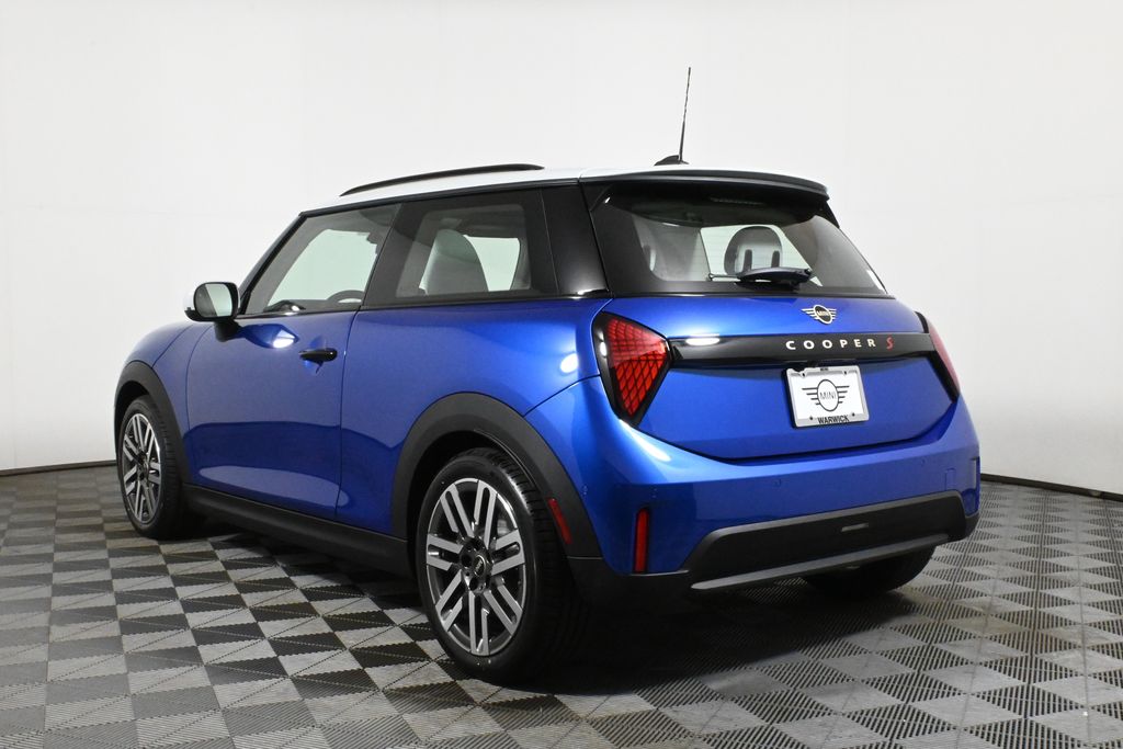 2025 Mini Cooper Signature photo 4