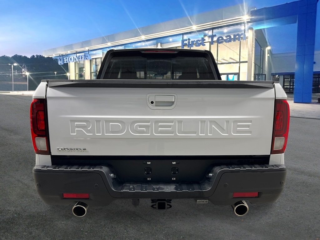 2025 Honda Ridgeline Black Edition photo 3