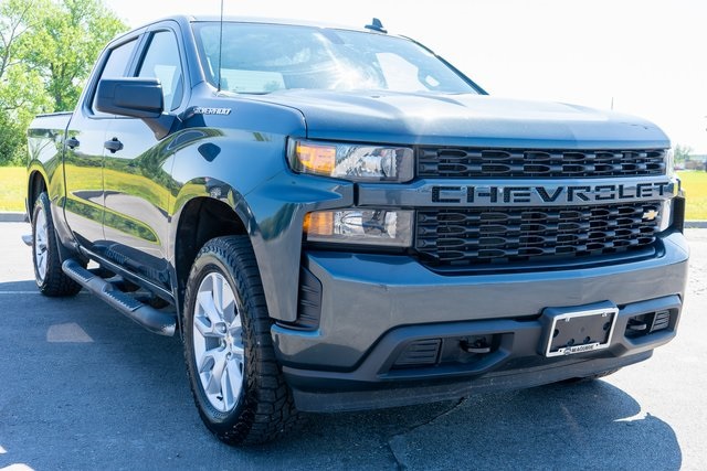 2020 Chevrolet Silverado 1500 Custom photo 2