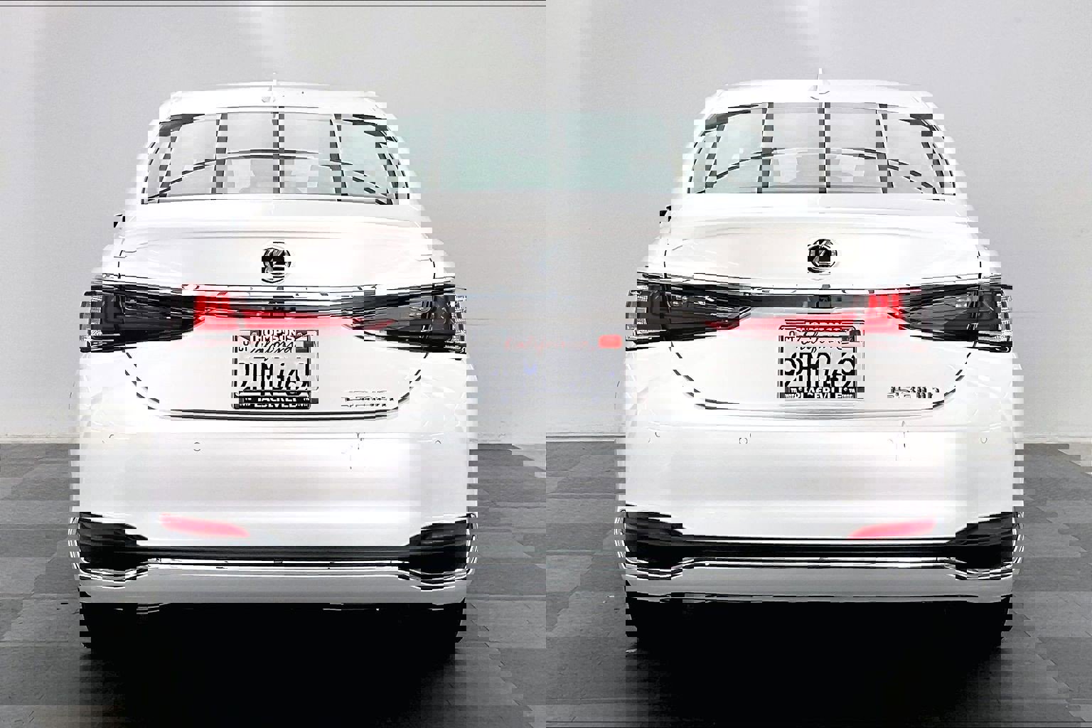 2025 Lexus ES 300h Premium photo 2