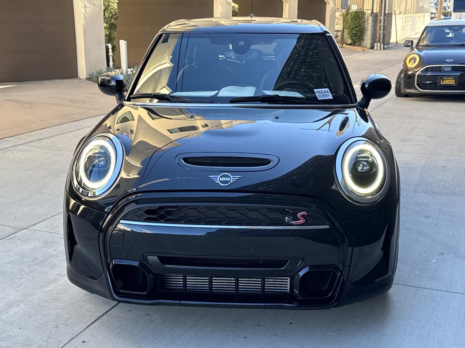 2023 Mini Cooper 4 Door Hardtop S photo 2