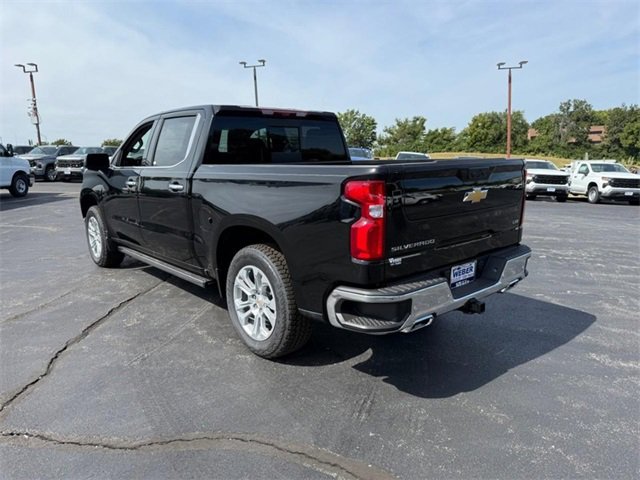 2025 Chevrolet Silverado 1500 LTZ photo 3