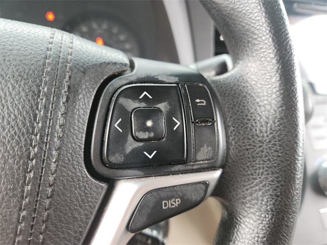 2015 Toyota Sienna LE photo 24