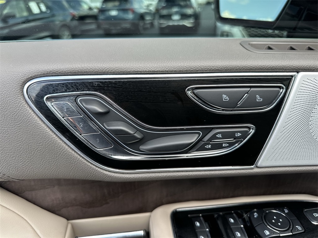 2024 Lincoln Navigator L Reserve photo 11