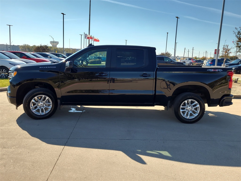 2024 Chevrolet Silverado 1500 RST photo 3