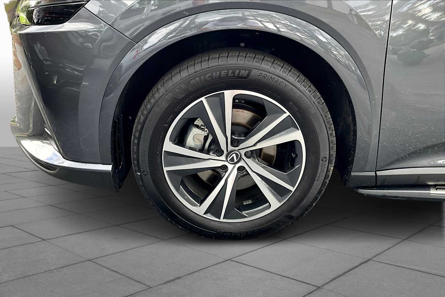2024 Lexus RX Premium photo 9