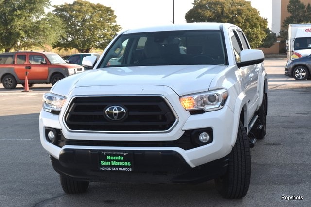 2022 Toyota Tacoma SR5's photo