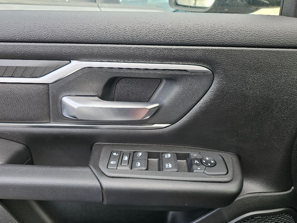 2025 RAM 1500 - Image 16