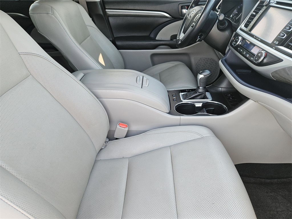 2018 Toyota Highlander Limited Platinum photo 11