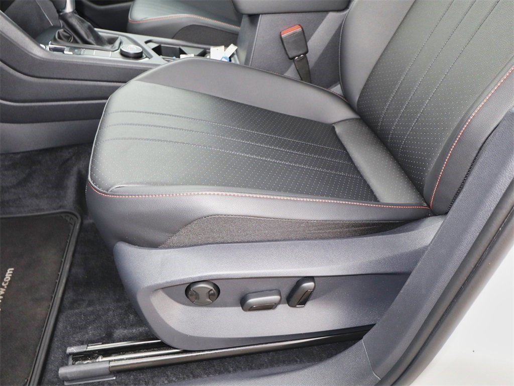 2024 Volkswagen Tiguan Wolfsburg Edition photo 13