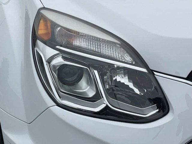 2017 Chevrolet Equinox LS photo 9