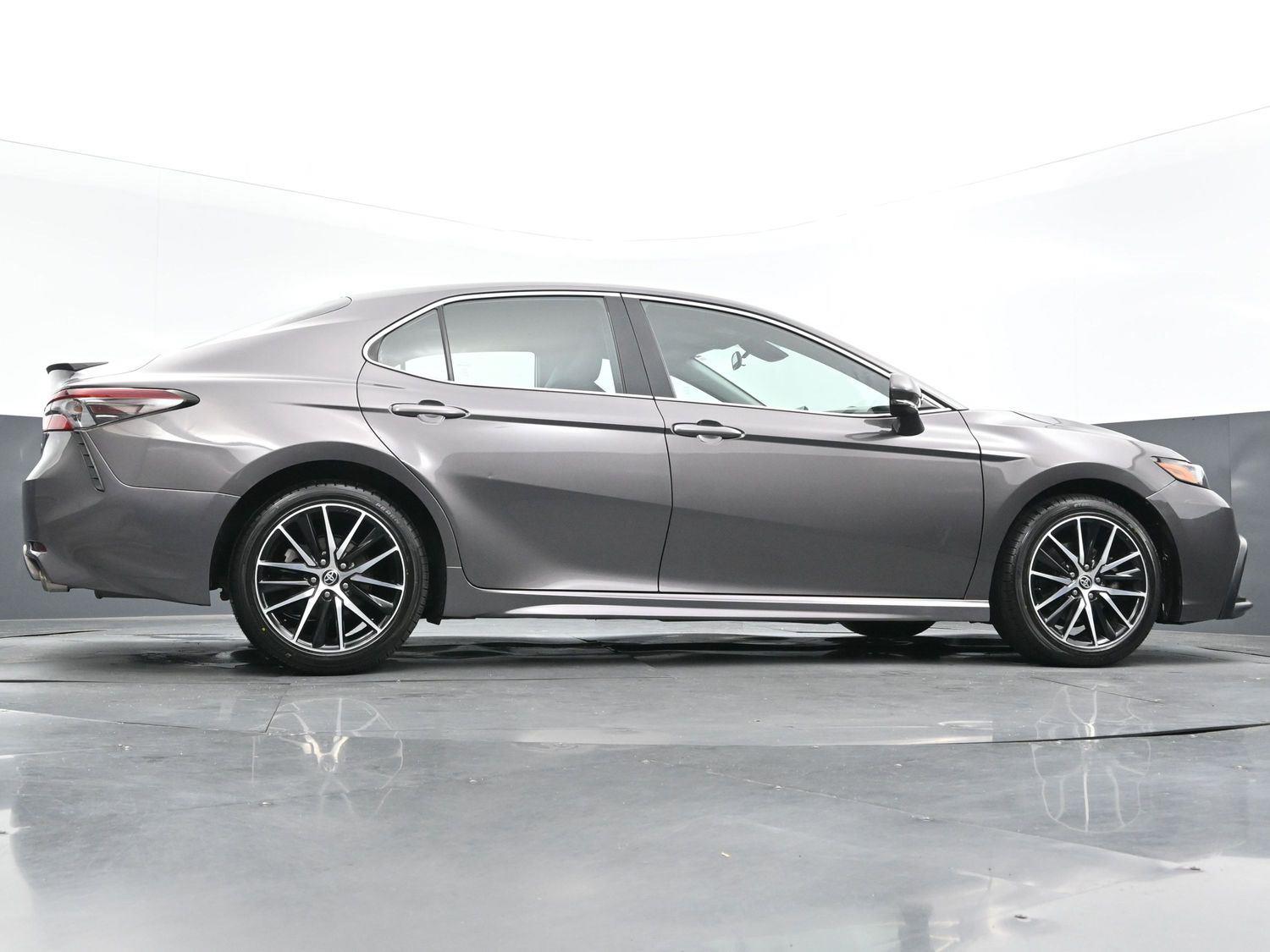 2022 Toyota Camry SE photo 47
