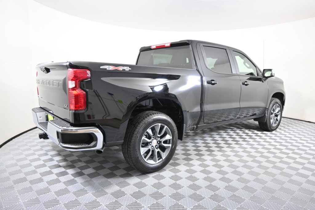 2025 Chevrolet Silverado 1500 LT photo 4