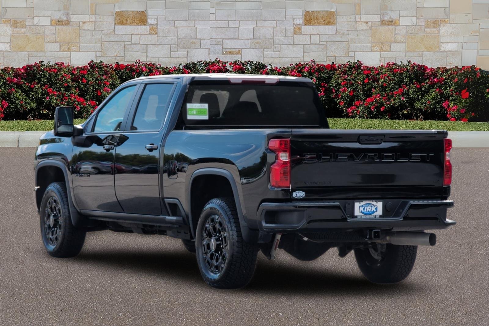 2023 Chevrolet Silverado LT photo 5