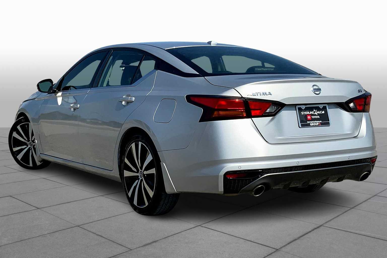 2020 Nissan Altima 2.5 SR photo 10