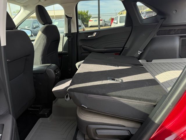 2021 Ford Escape SE photo 24