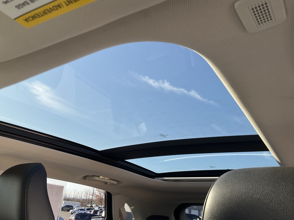 2023 Ford Edge SEL photo 3