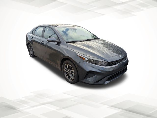 2024 Kia Forte LXS photo 2