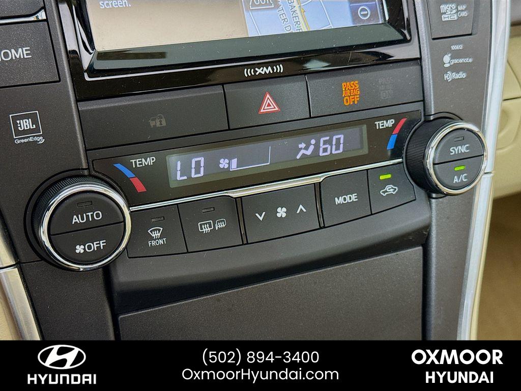 2017 Toyota Camry XLE photo 15