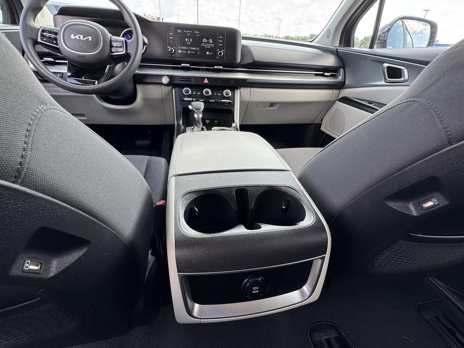 2022 Kia Carnival LX photo 32