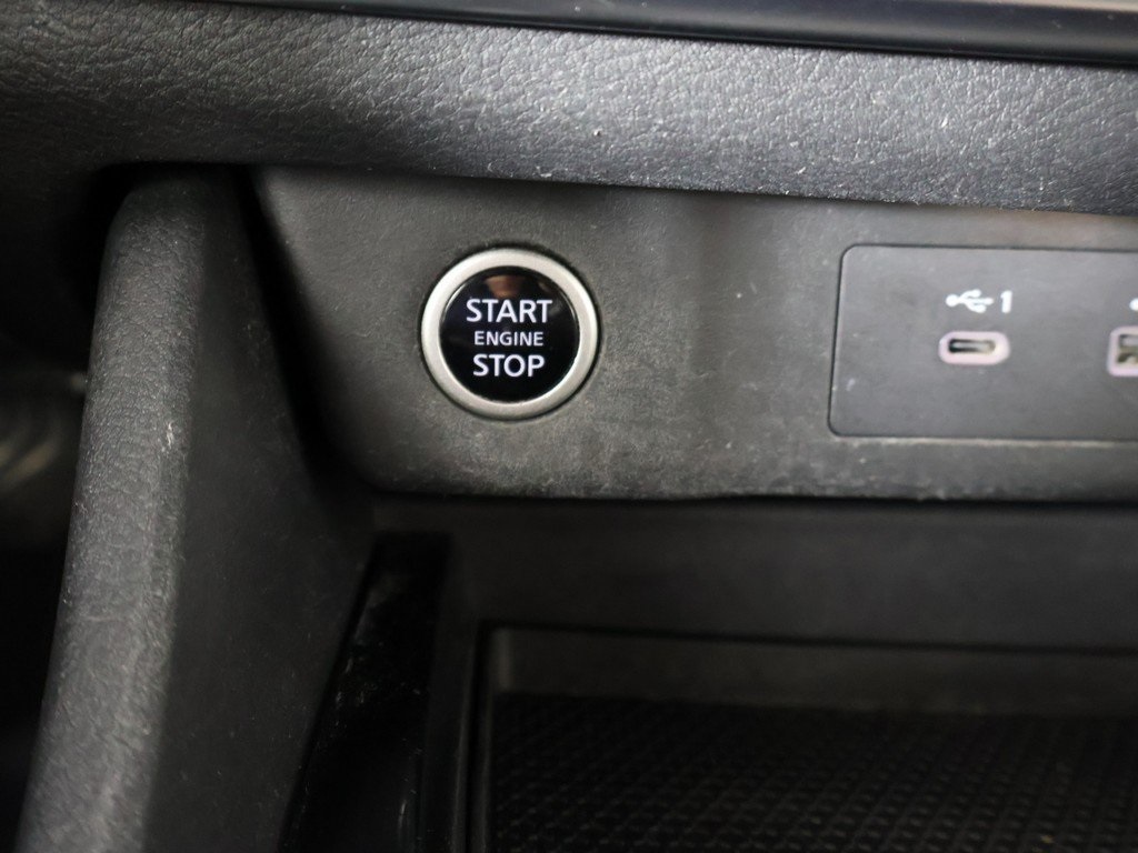 2022 Nissan Rogue SV photo 29