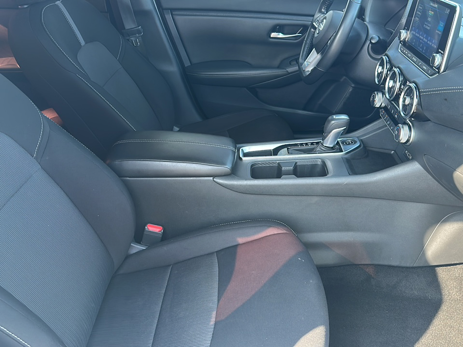2022 Nissan Sentra SV photo 9