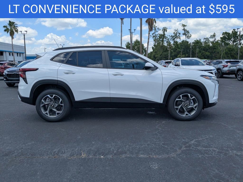 2025 Chevrolet Trax LT photo 3