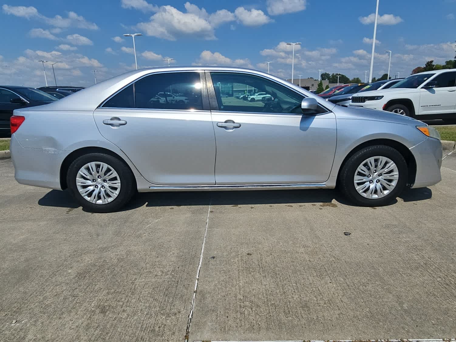 2014 Toyota Camry LE photo 6