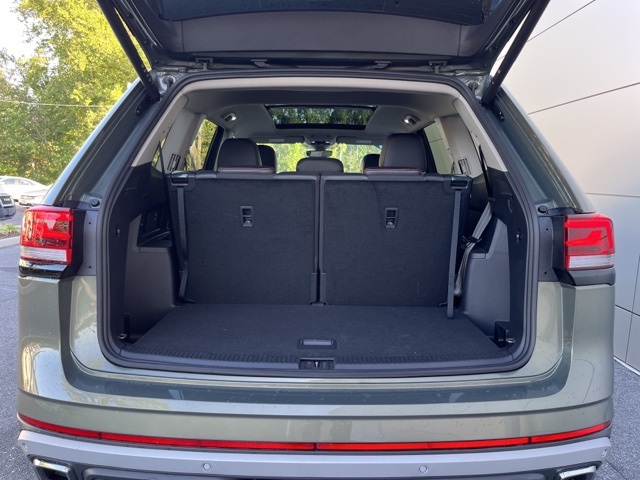 2024 Volkswagen Atlas Peak Edition SE Technology photo 20