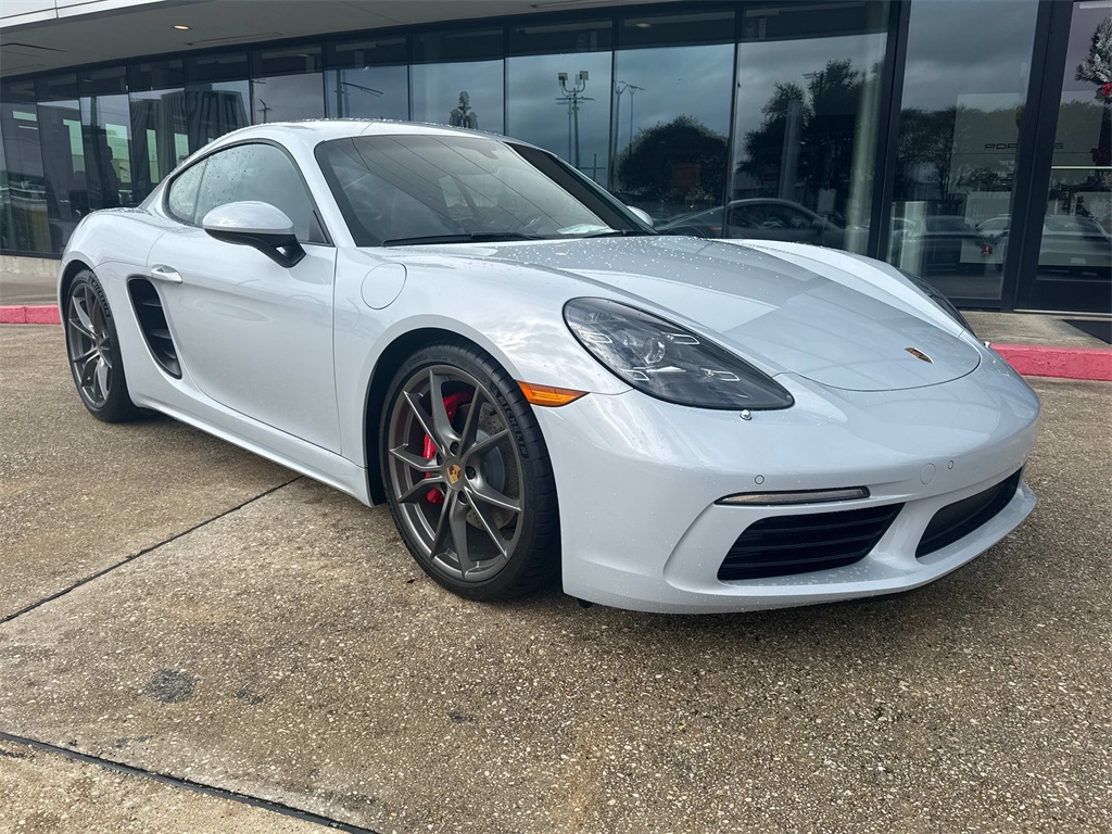 2025 Porsche Cayman S photo 3