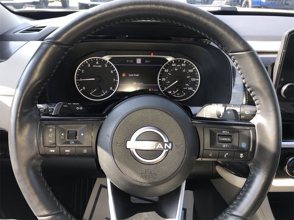 2022 Nissan Pathfinder SL photo 13