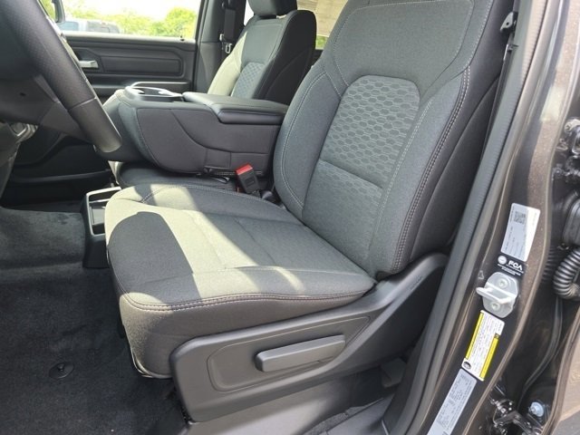 2025 Ram 1500 Tradesman photo 4