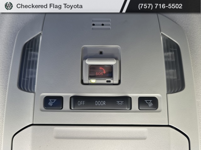 2022 Toyota Highlander LE photo 10